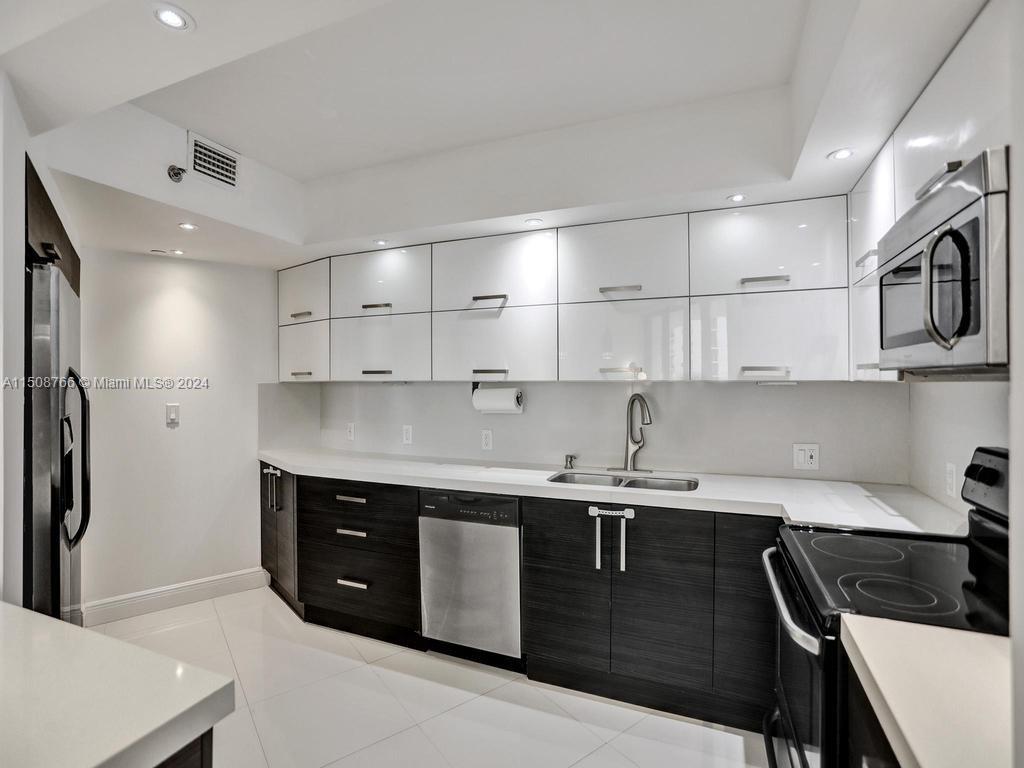 20281 Country Club Dr, Aventura, FL, 33180 United States, 3 Bedrooms Bedrooms, ,2 BathroomsBathrooms,Residential,For Sale,Country Club Dr,A11508766