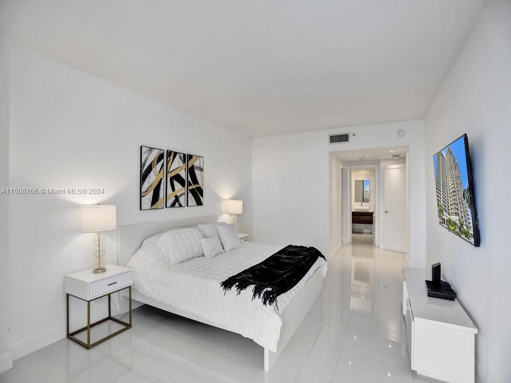 20281 Country Club Dr, Aventura, FL, 33180 United States, 3 Bedrooms Bedrooms, ,2 BathroomsBathrooms,Residential,For Sale,Country Club Dr,A11508766