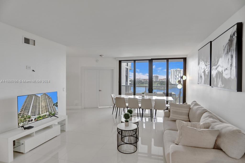 20281 Country Club Dr, Aventura, FL, 33180 United States, 3 Bedrooms Bedrooms, ,2 BathroomsBathrooms,Residential,For Sale,Country Club Dr,A11508766