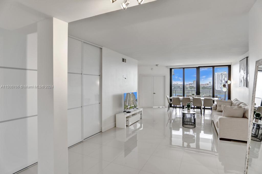 20281 Country Club Dr, Aventura, FL, 33180 United States, 3 Bedrooms Bedrooms, ,2 BathroomsBathrooms,Residential,For Sale,Country Club Dr,A11508766