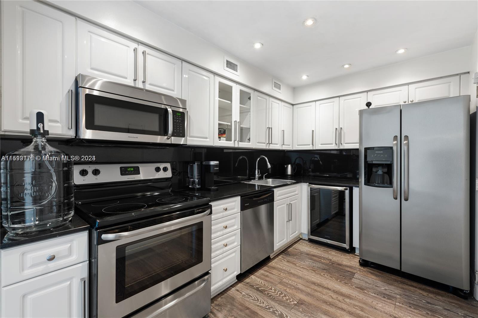 6770 Indian Creek Dr TSA, Miami Beach, Florida 33141, 1 Bedroom Bedrooms, ,1 BathroomBathrooms,Residentiallease,For Rent,6770 Indian Creek Dr TSA,A11513170