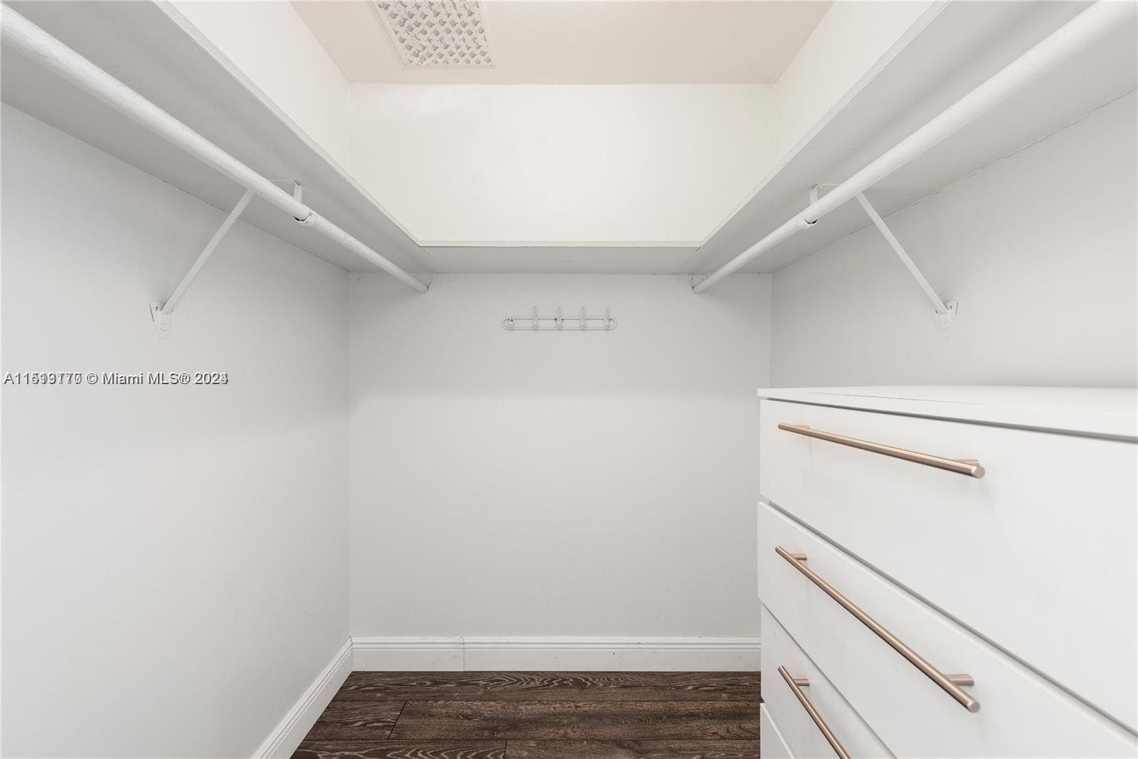 6770 Indian Creek Dr TSA, Miami Beach, Florida 33141, 1 Bedroom Bedrooms, ,1 BathroomBathrooms,Residentiallease,For Rent,6770 Indian Creek Dr TSA,A11513170