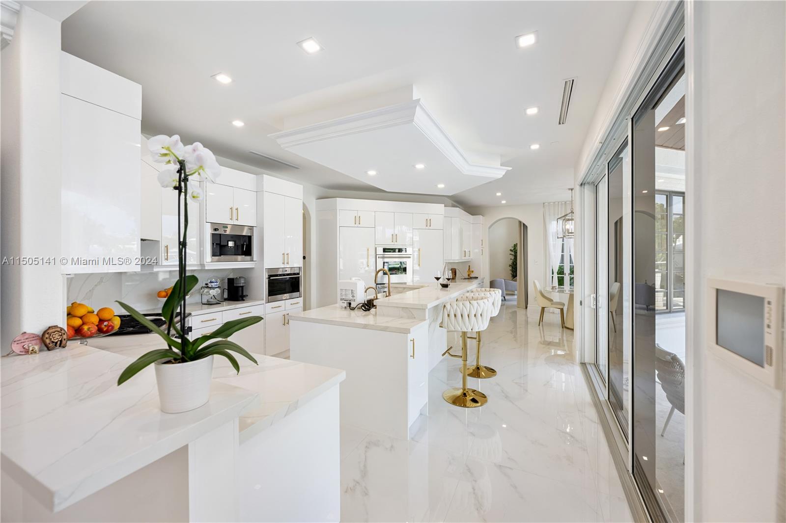 76 Royal Palm Dr, Fort Lauderdale, Florida 33301, 5 Bedrooms Bedrooms, ,5 BathroomsBathrooms,Residential,For Sale,76 Royal Palm Dr,A11505141