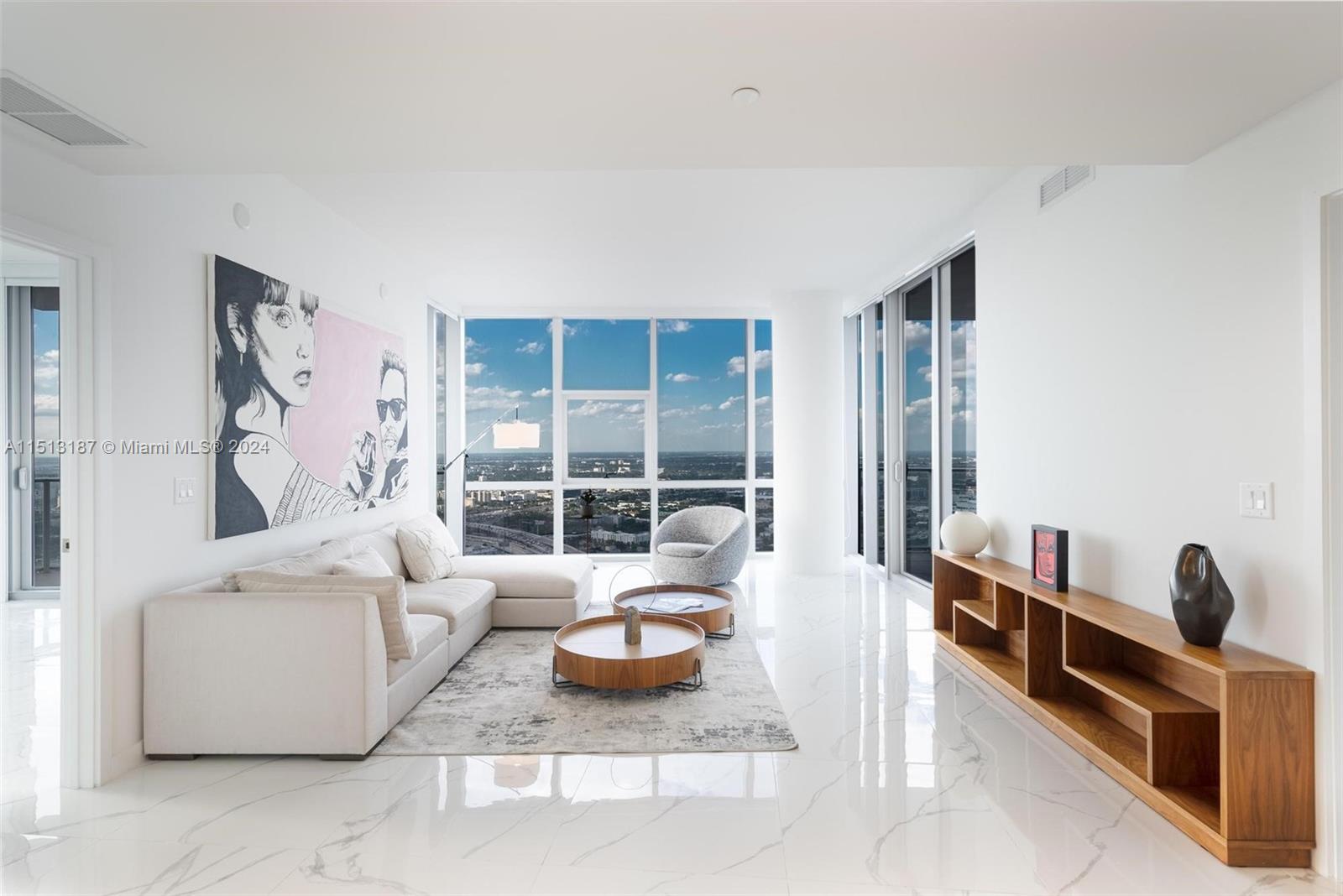 Apartamento para Alugar em Miami, FL