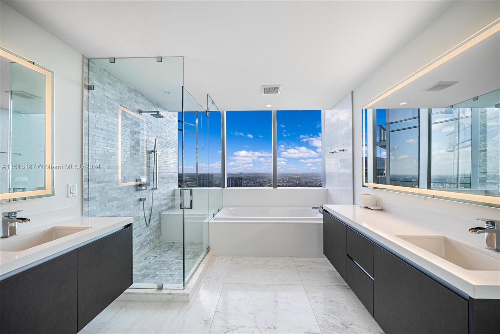 851 NE 1st Ave 4802, Miami, Florida 33132, 3 Bedrooms Bedrooms, ,4 BathroomsBathrooms,Residentiallease,For Rent,851 NE 1st Ave 4802,A11513187