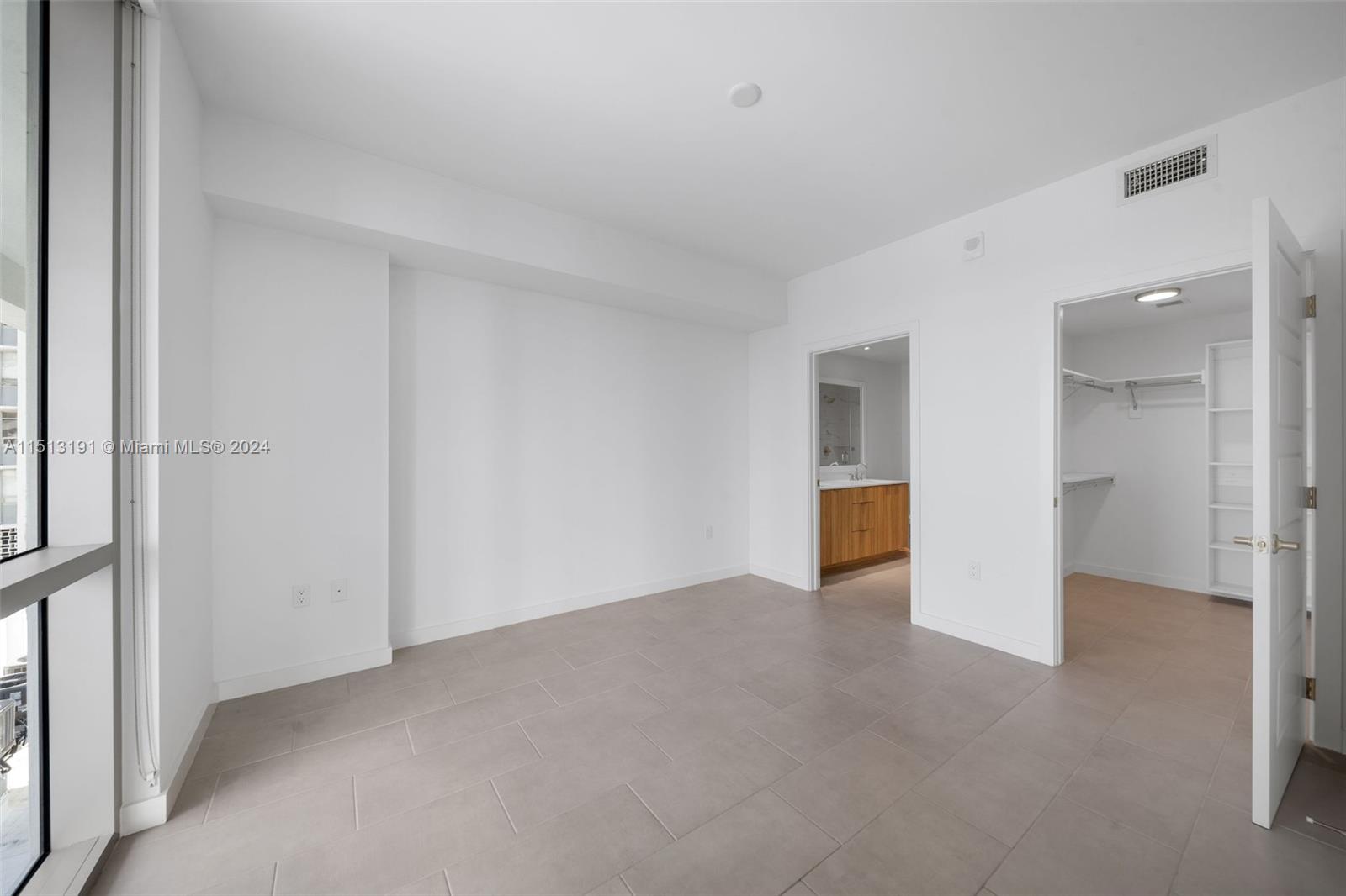 2150 N Bayshore Dr 0301, Miami, Florida 33137, 2 Bedrooms Bedrooms, ,2 BathroomsBathrooms,Residentiallease,For Rent,2150 N Bayshore Dr 0301,A11513191