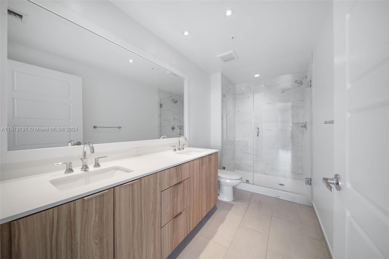 2150 N Bayshore Dr 0301, Miami, Florida 33137, 2 Bedrooms Bedrooms, ,2 BathroomsBathrooms,Residentiallease,For Rent,2150 N Bayshore Dr 0301,A11513191