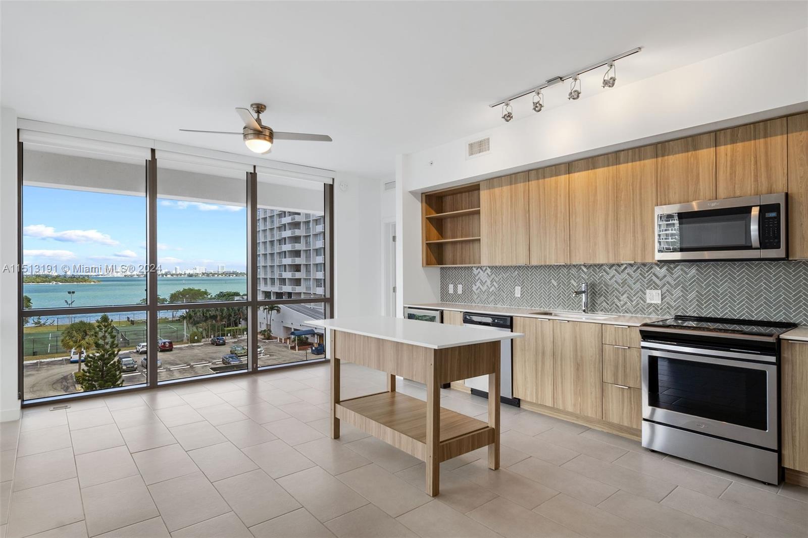 2150 N Bayshore Dr 0301, Miami, Florida 33137, 2 Bedrooms Bedrooms, ,2 BathroomsBathrooms,Residentiallease,For Rent,2150 N Bayshore Dr 0301,A11513191