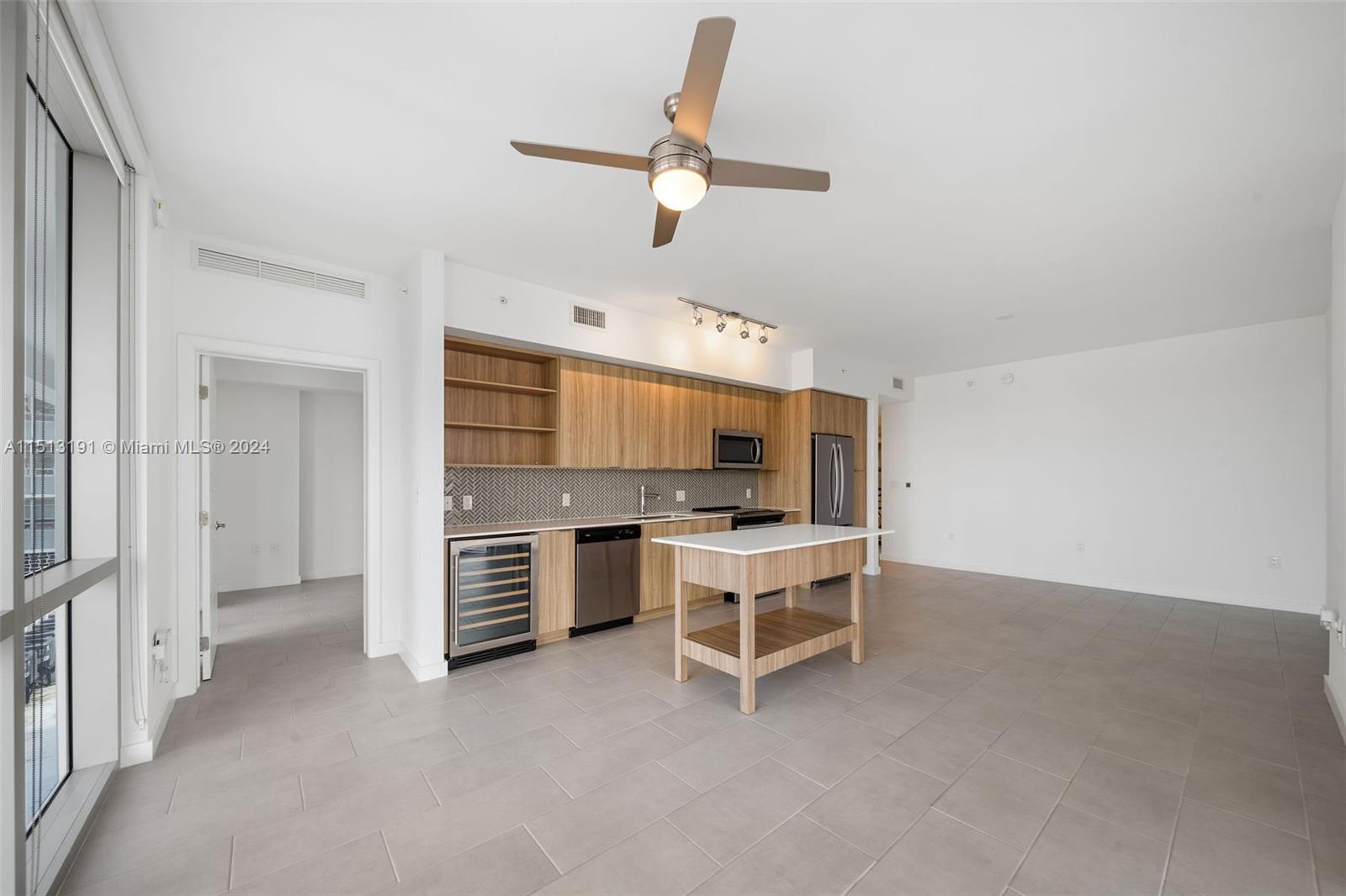 2150 N Bayshore Dr 0301, Miami, Florida 33137, 2 Bedrooms Bedrooms, ,2 BathroomsBathrooms,Residentiallease,For Rent,2150 N Bayshore Dr 0301,A11513191