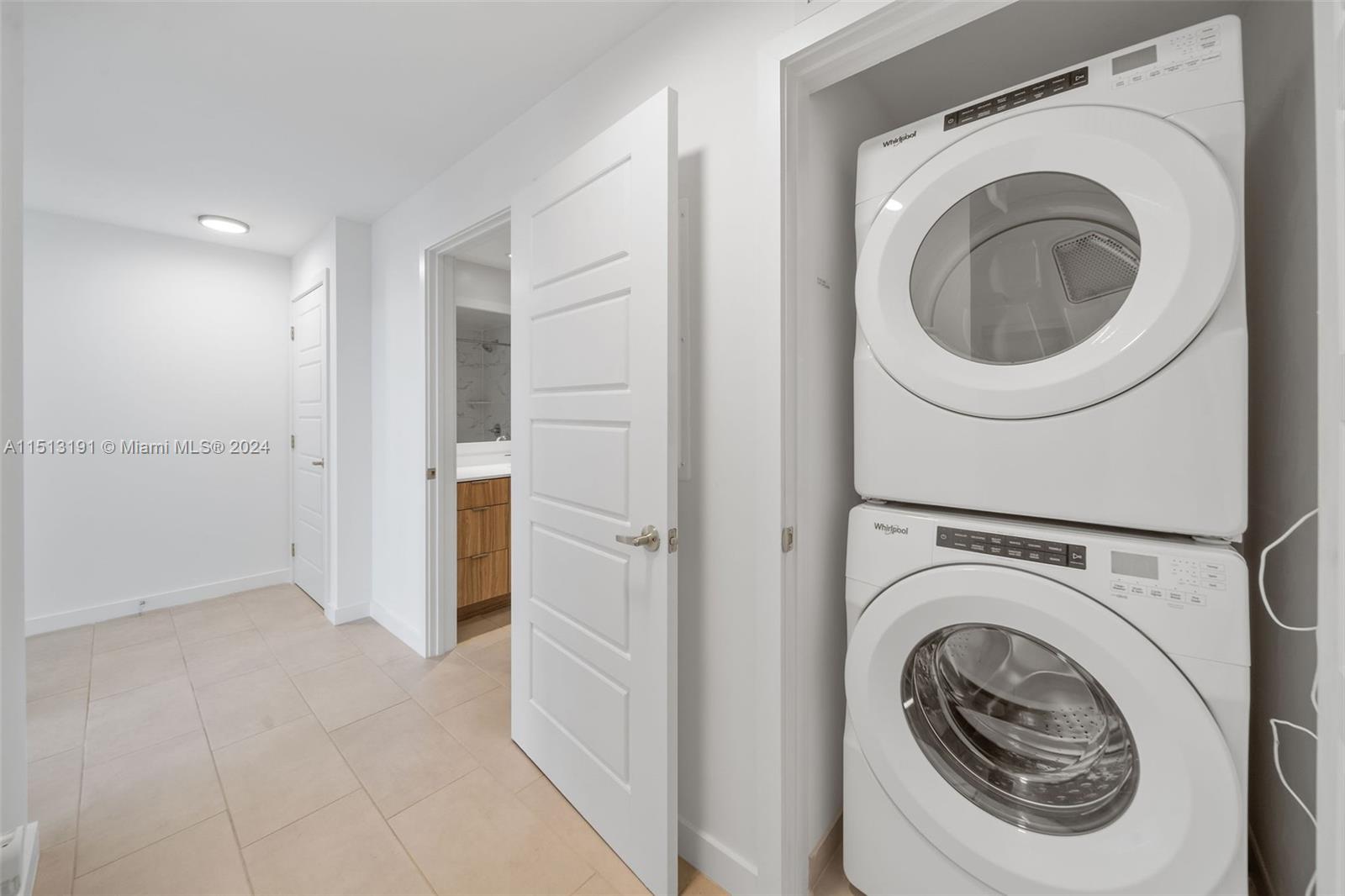 2150 N Bayshore Dr 0301, Miami, Florida 33137, 2 Bedrooms Bedrooms, ,2 BathroomsBathrooms,Residentiallease,For Rent,2150 N Bayshore Dr 0301,A11513191