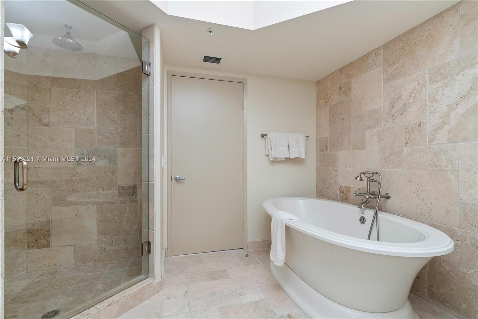 333 Las Olas Way 1507, Fort Lauderdale, Florida 33301, 2 Bedrooms Bedrooms, ,2 BathroomsBathrooms,Residential,For Sale,333 Las Olas Way 1507,A11513221