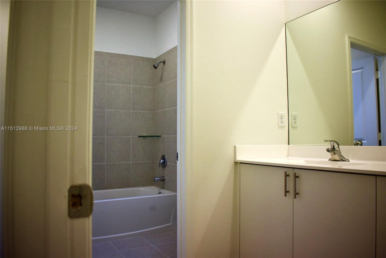 14894 SW 163rd st 14894, Miami, Florida 33187, 5 Bedrooms Bedrooms, ,3 BathroomsBathrooms,Residentiallease,For Rent,14894 SW 163rd st 14894,A11512988