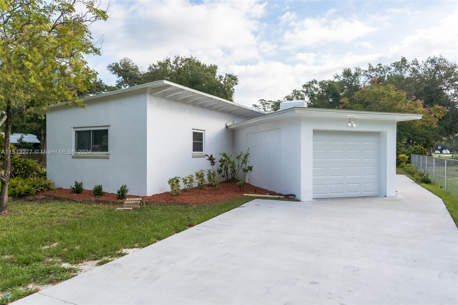 5836 26th St, Vero Beach, FL 32966