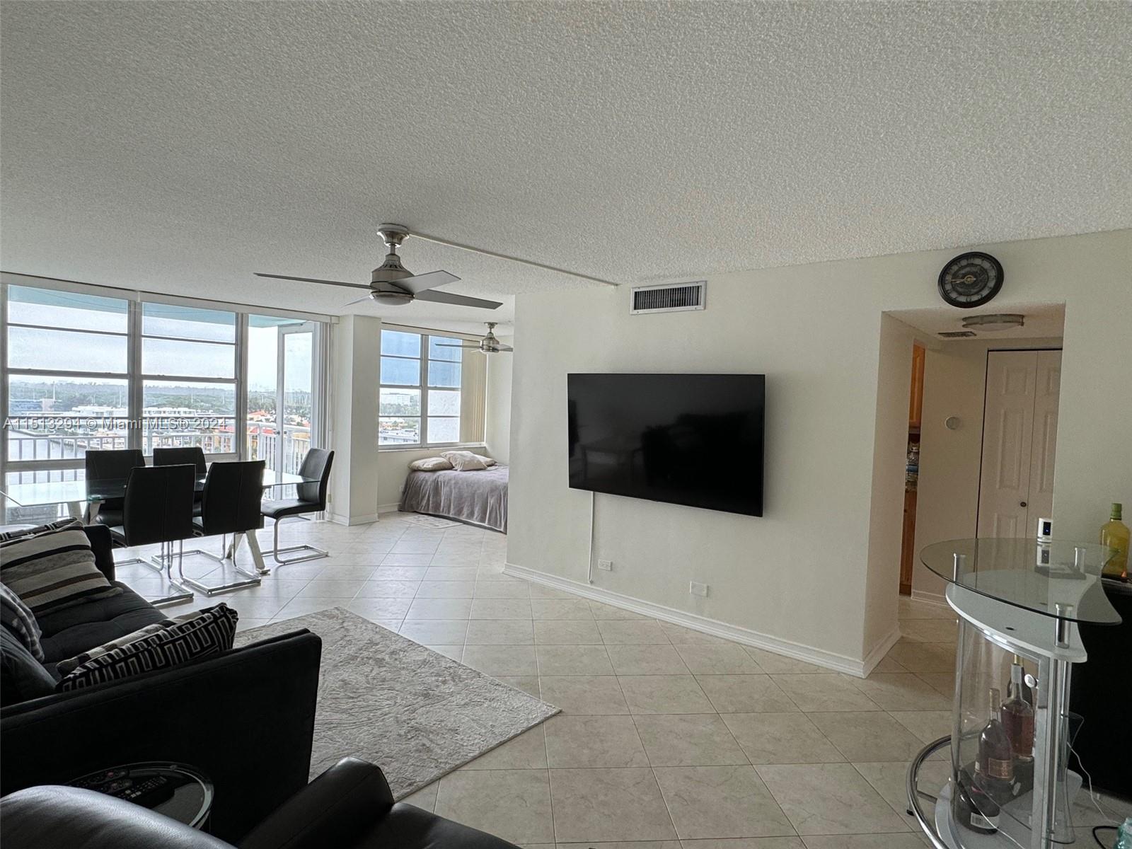 301 174th St, Sunny Isles Beach, FL, 33160 United States, 1 Bedroom Bedrooms, ,1 BathroomBathrooms,Residential,For Sale,174th St,A11513294