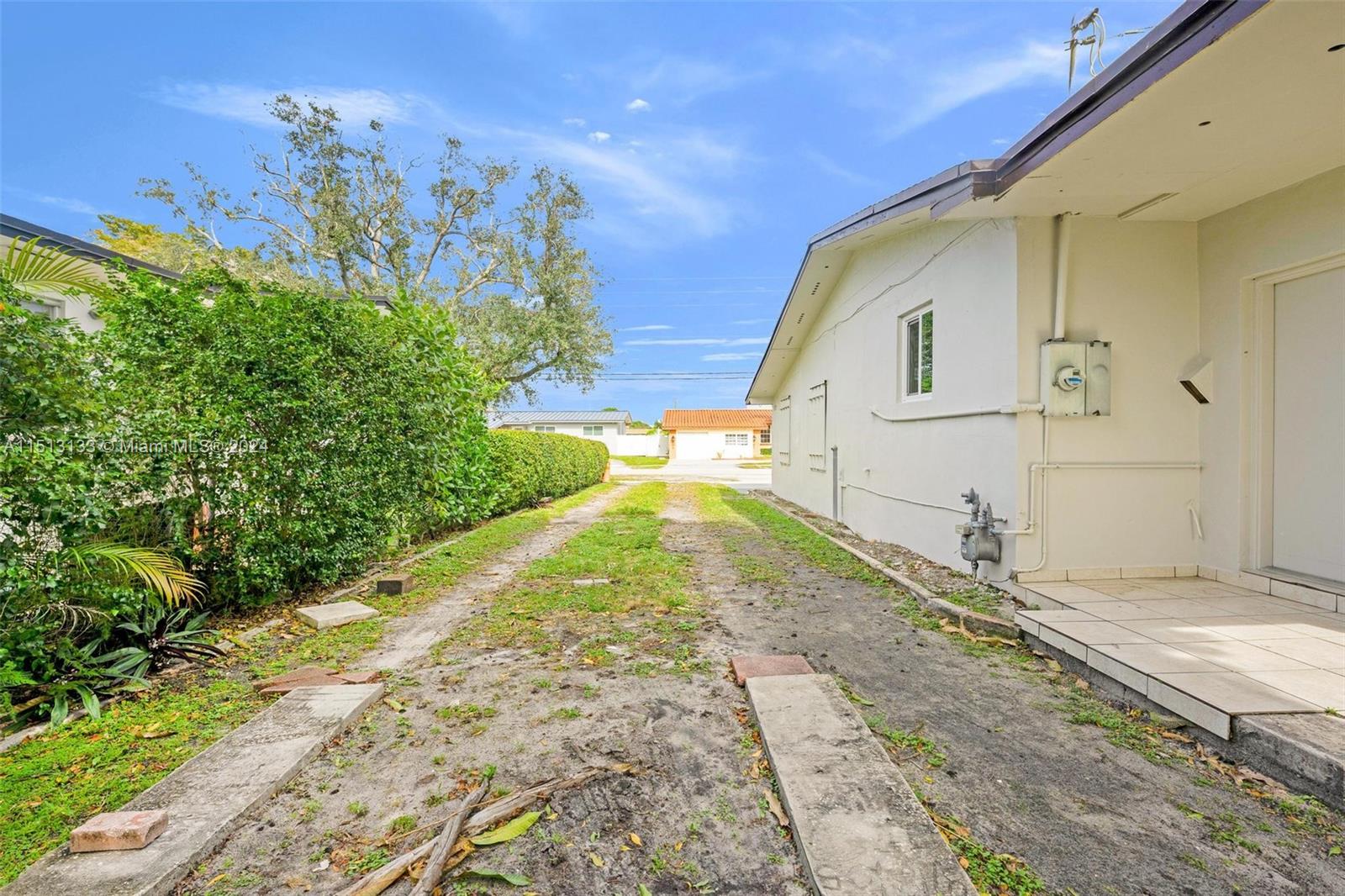 728 W 51st Pl, Hialeah, Florida 33012, 3 Bedrooms Bedrooms, ,2 BathroomsBathrooms,Residential,For Sale,728 W 51st Pl,A11513133