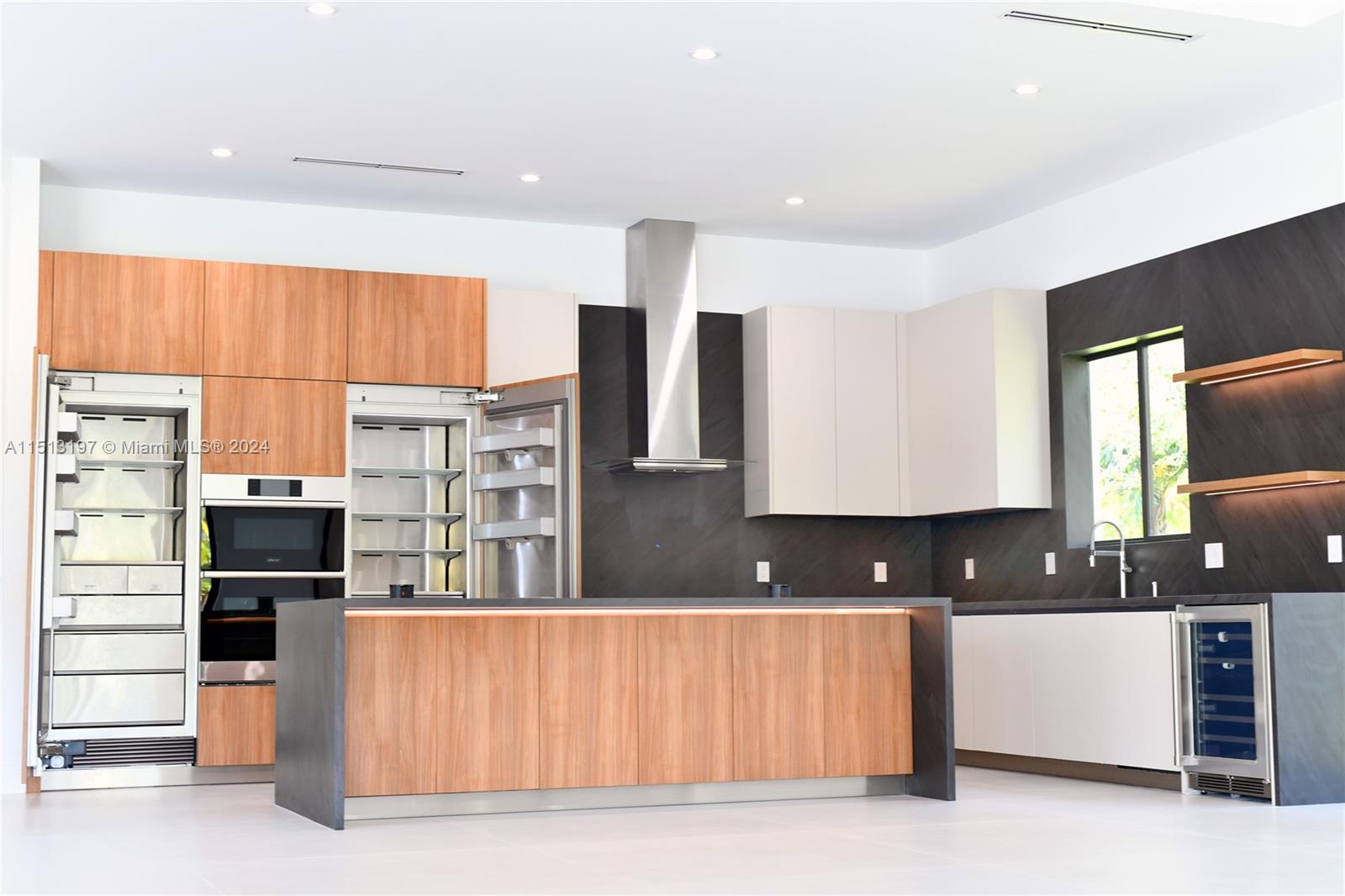 9795 110th St, Miami, FL, 33176 United States, 6 Bedrooms Bedrooms, ,5 BathroomsBathrooms,Residential,For Sale,110th St,A11513197