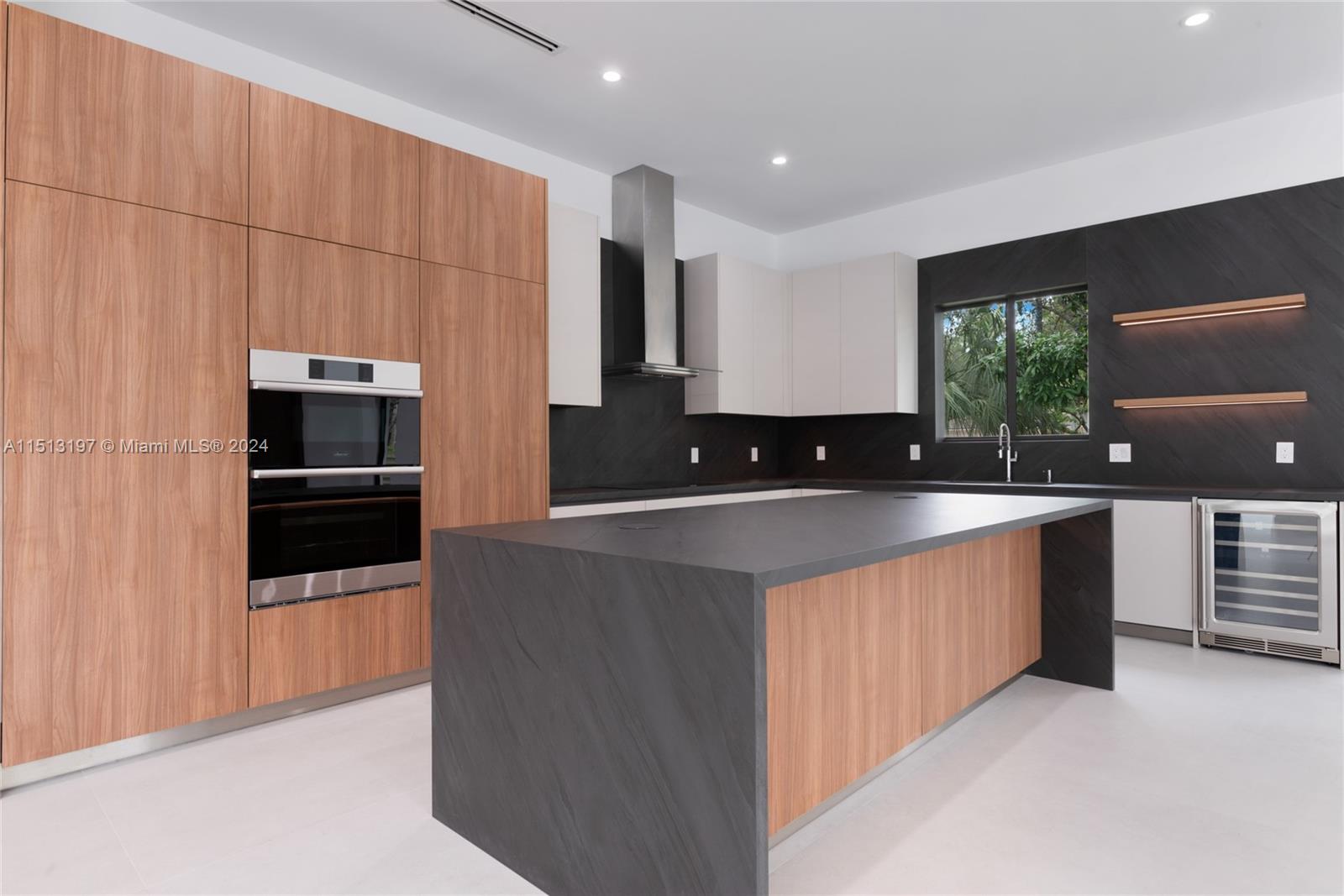 9795 110th St, Miami, FL, 33176 United States, 6 Bedrooms Bedrooms, ,5 BathroomsBathrooms,Residential,For Sale,110th St,A11513197