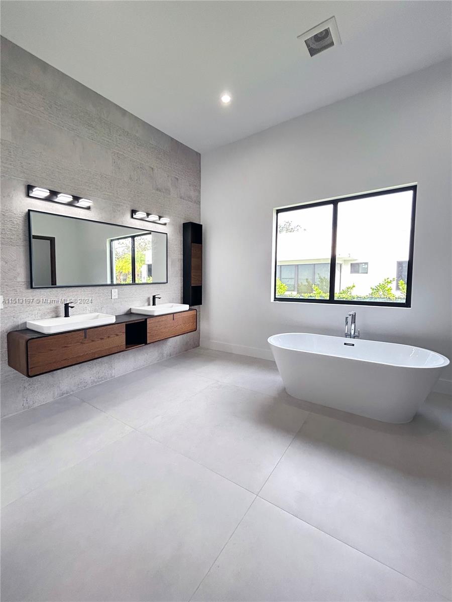 9795 110th St, Miami, FL, 33176 United States, 6 Bedrooms Bedrooms, ,5 BathroomsBathrooms,Residential,For Sale,110th St,A11513197