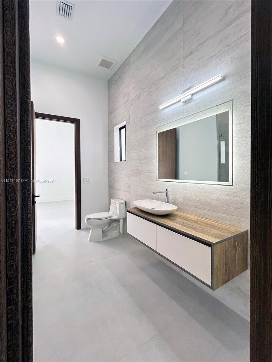 9795 110th St, Miami, FL, 33176 United States, 6 Bedrooms Bedrooms, ,5 BathroomsBathrooms,Residential,For Sale,110th St,A11513197