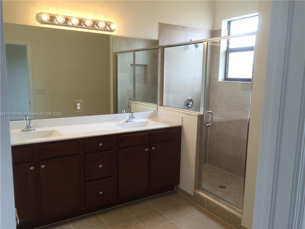 3768 SE 3 ST, Homestead, Florida 33033, 3 Bedrooms Bedrooms, ,2 BathroomsBathrooms,Residentiallease,For Rent,3768 SE 3 ST,A11513049