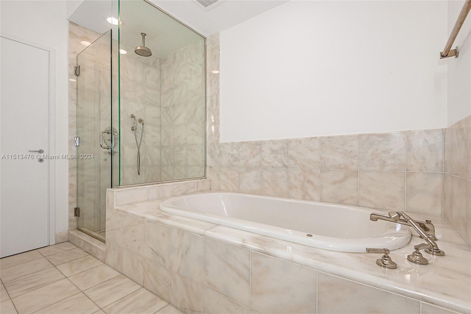 50 S Pointe Dr 1804, Miami Beach, Florida 33139, 2 Bedrooms Bedrooms, ,2 BathroomsBathrooms,Residentiallease,For Rent,50 S Pointe Dr 1804,A11513476