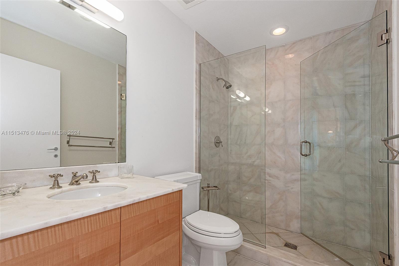 50 S Pointe Dr 1804, Miami Beach, Florida 33139, 2 Bedrooms Bedrooms, ,2 BathroomsBathrooms,Residentiallease,For Rent,50 S Pointe Dr 1804,A11513476