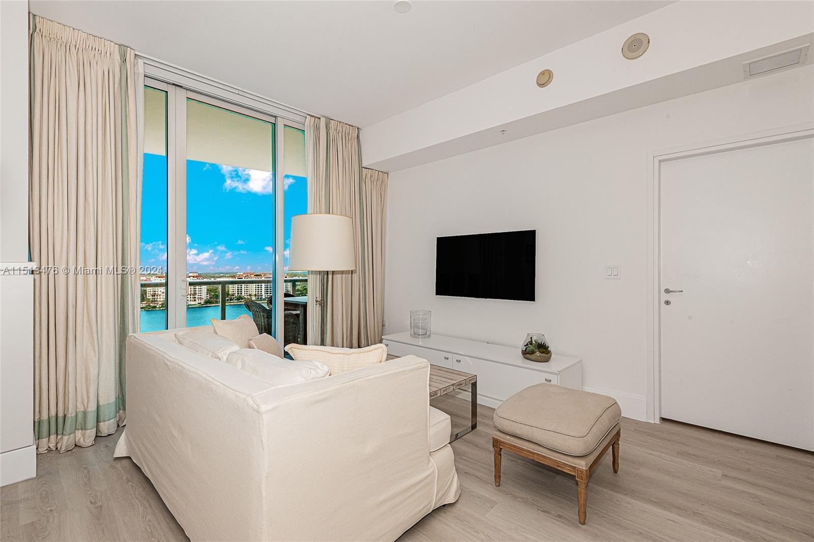 50 S Pointe Dr 1804, Miami Beach, Florida 33139, 2 Bedrooms Bedrooms, ,2 BathroomsBathrooms,Residentiallease,For Rent,50 S Pointe Dr 1804,A11513476