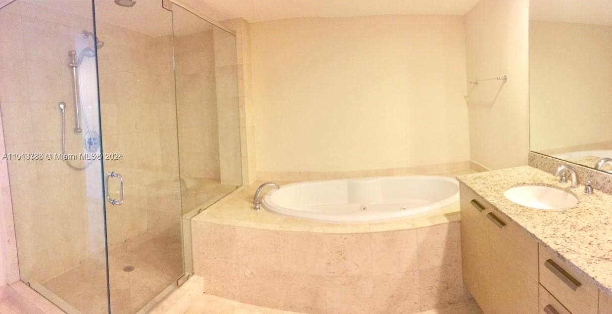 1830 S Ocean Dr 3611, Hallandale Beach, Florida 33009, 3 Bedrooms Bedrooms, ,2 BathroomsBathrooms,Residential,For Sale,1830 S Ocean Dr 3611,A11513388