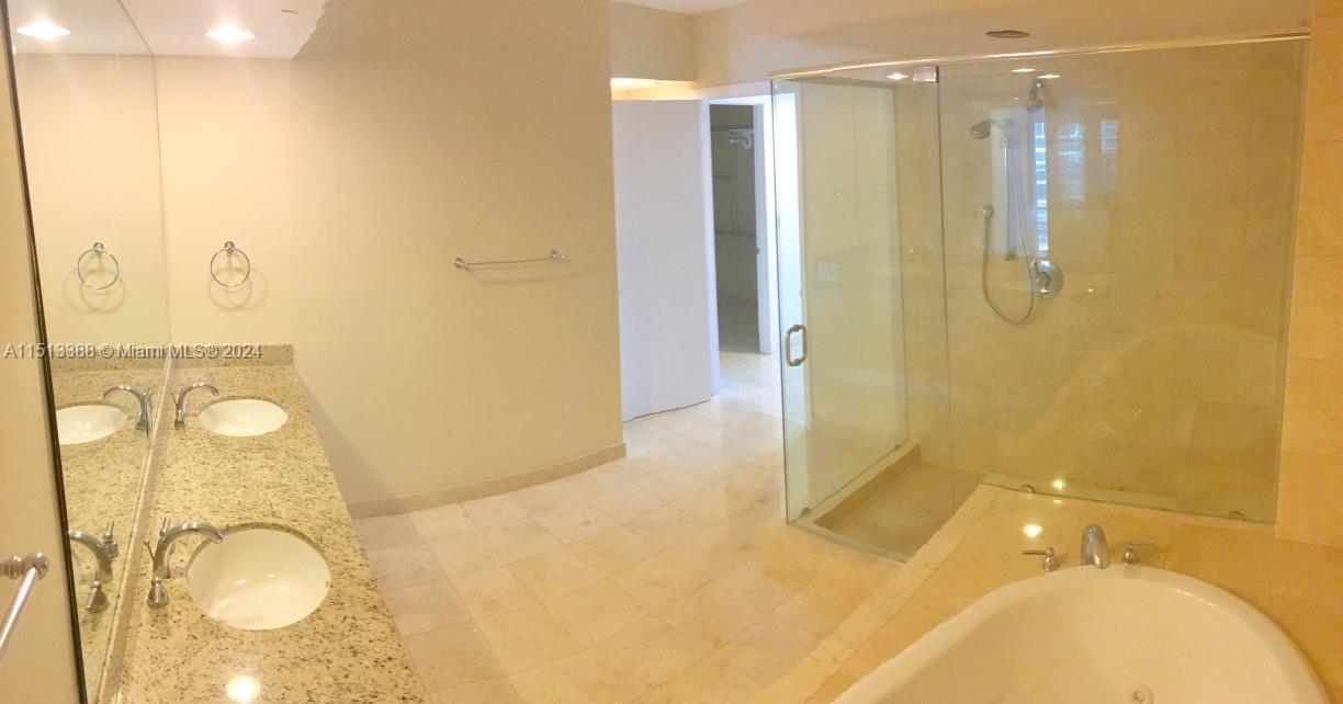 1830 S Ocean Dr 3611, Hallandale Beach, Florida 33009, 3 Bedrooms Bedrooms, ,2 BathroomsBathrooms,Residential,For Sale,1830 S Ocean Dr 3611,A11513388