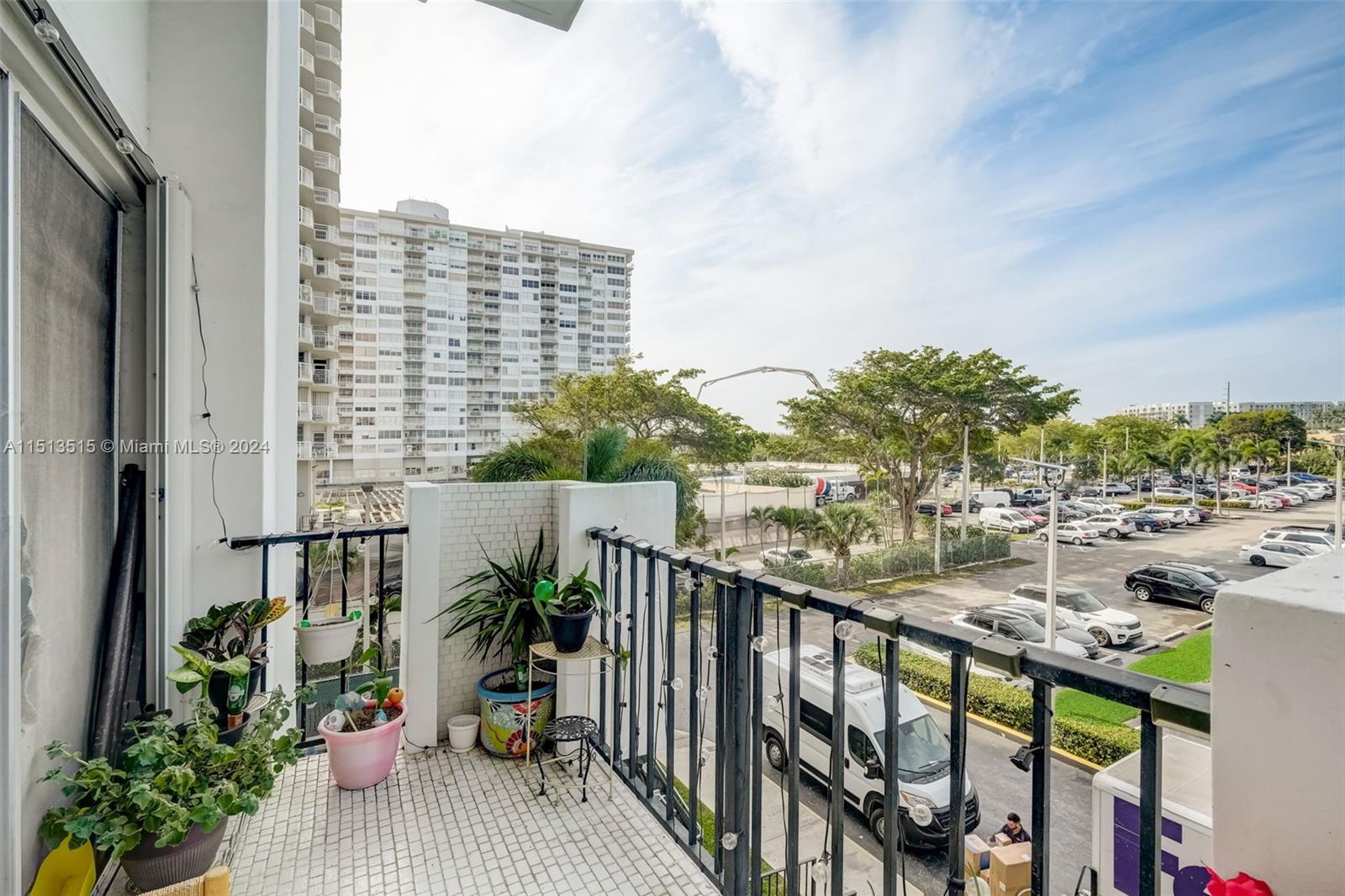 2750 183rd St, Aventura, FL, 33160 United States, 2 Bedrooms Bedrooms, ,2 BathroomsBathrooms,Residential,For Sale,183rd St,A11513515