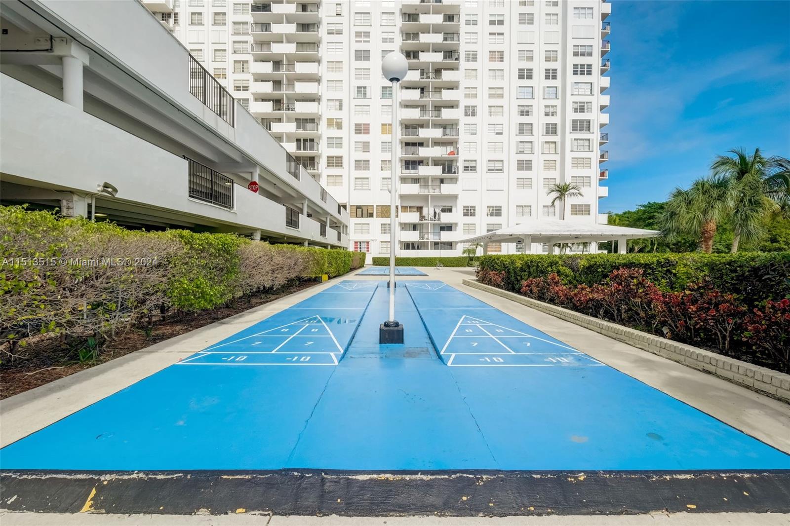 2750 183rd St, Aventura, FL, 33160 United States, 2 Bedrooms Bedrooms, ,2 BathroomsBathrooms,Residential,For Sale,183rd St,A11513515