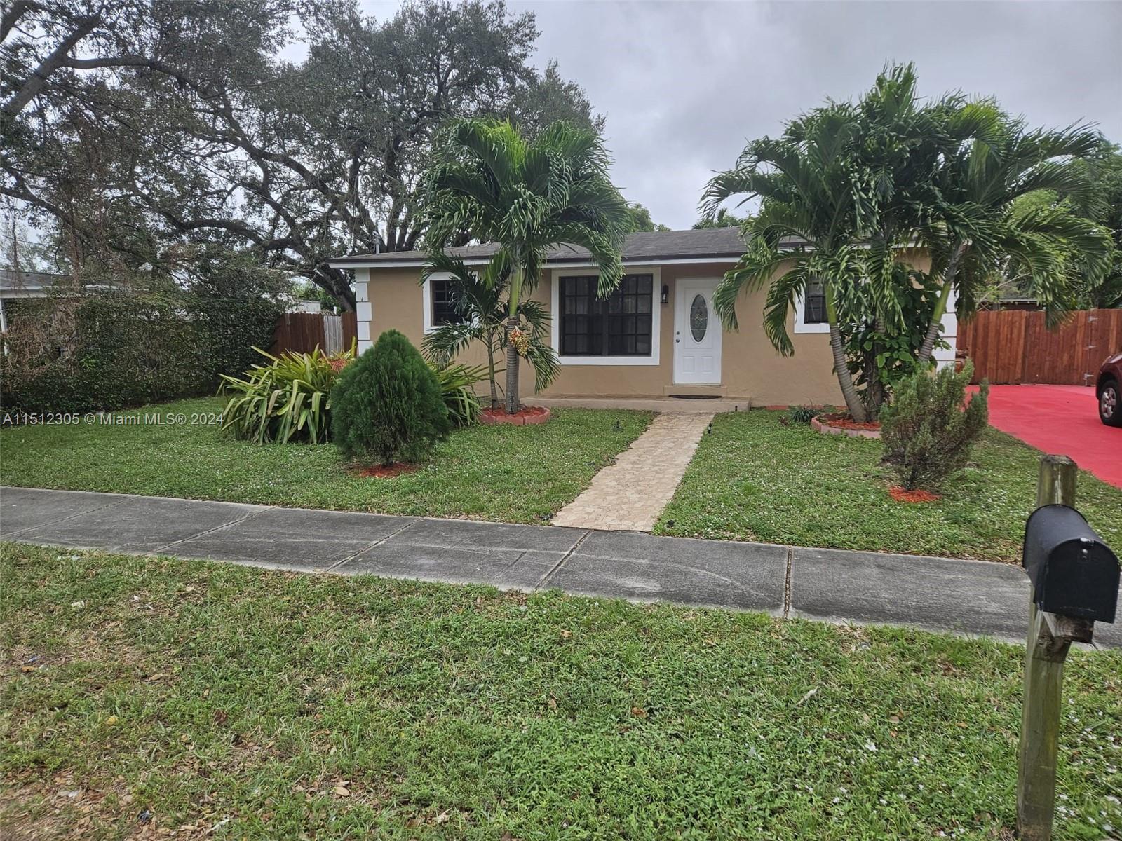 4020 SW 32nd St  For Sale A11512305, FL