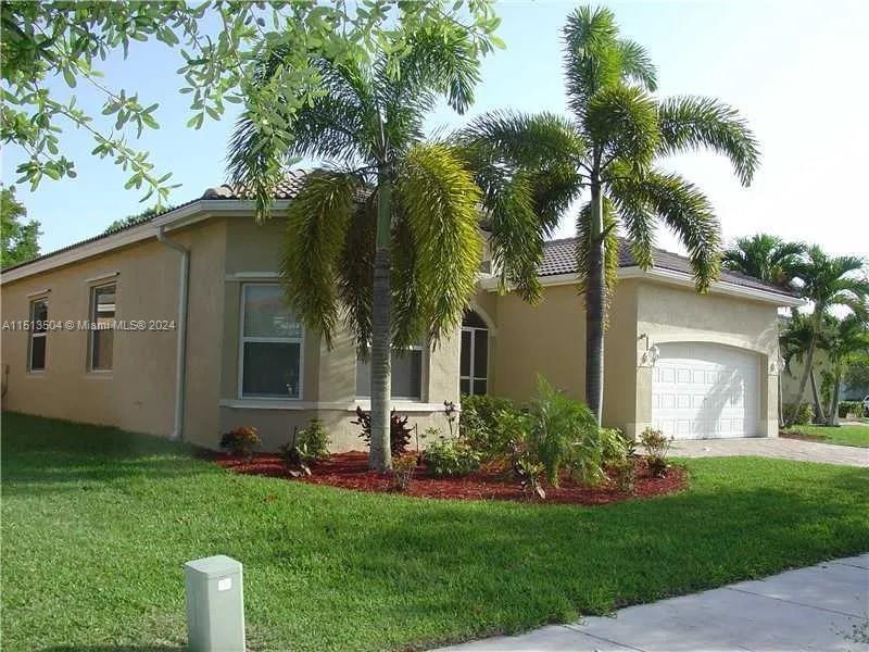 1440 SE 22nd Ln, Homestead, Florida 33035, 4 Bedrooms Bedrooms, ,2 BathroomsBathrooms,Residentiallease,For Rent,1440 SE 22nd Ln,A11513504