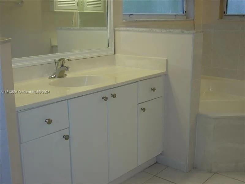 1440 SE 22nd Ln, Homestead, Florida 33035, 4 Bedrooms Bedrooms, ,2 BathroomsBathrooms,Residentiallease,For Rent,1440 SE 22nd Ln,A11513504