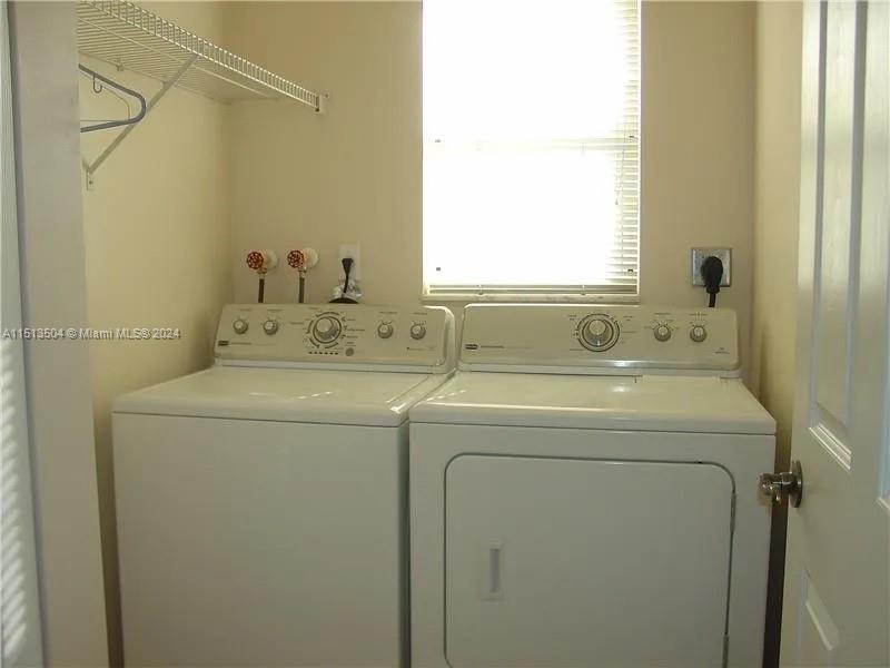 1440 SE 22nd Ln, Homestead, Florida 33035, 4 Bedrooms Bedrooms, ,2 BathroomsBathrooms,Residentiallease,For Rent,1440 SE 22nd Ln,A11513504