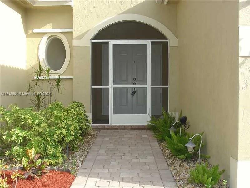1440 SE 22nd Ln, Homestead, Florida 33035, 4 Bedrooms Bedrooms, ,2 BathroomsBathrooms,Residentiallease,For Rent,1440 SE 22nd Ln,A11513504