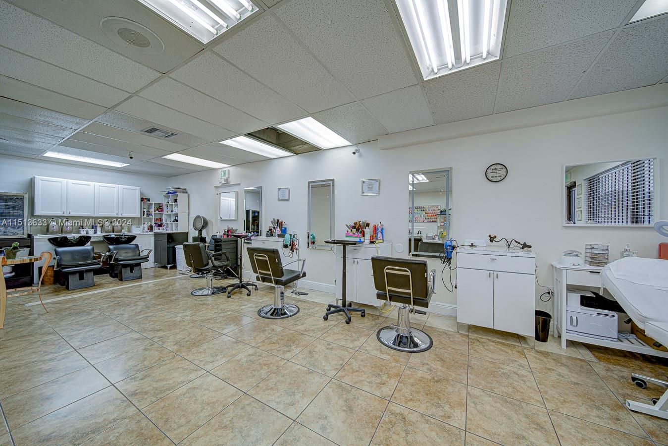 Fully Equipped Beauty Salon in Coral Gables, Coral Gables, FL 33134