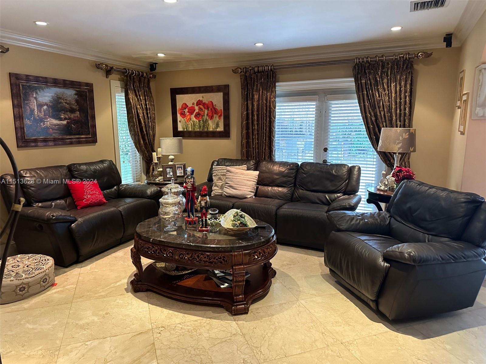 18620 W Oakmont Dr, Hialeah, Florida 33015, 4 Bedrooms Bedrooms, ,3 BathroomsBathrooms,Residential,For Sale,18620 W Oakmont Dr,A11513628