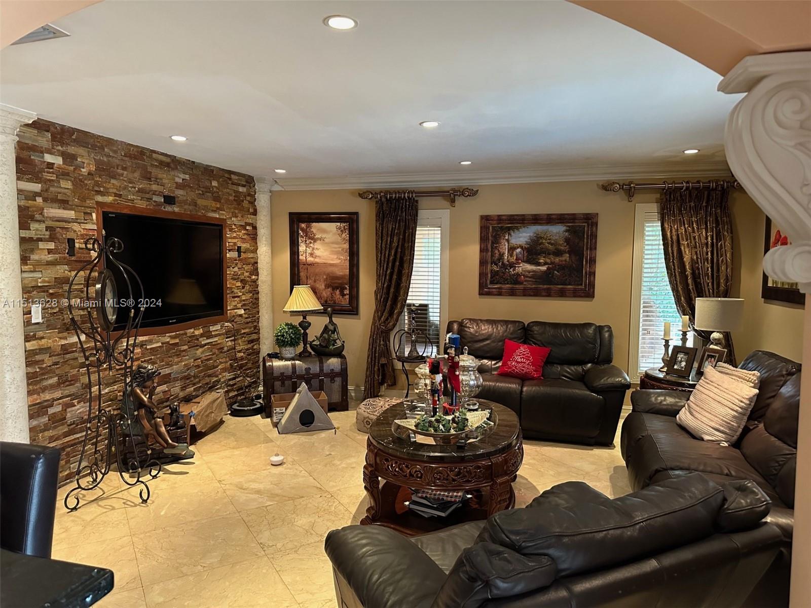 18620 W Oakmont Dr, Hialeah, Florida 33015, 4 Bedrooms Bedrooms, ,3 BathroomsBathrooms,Residential,For Sale,18620 W Oakmont Dr,A11513628