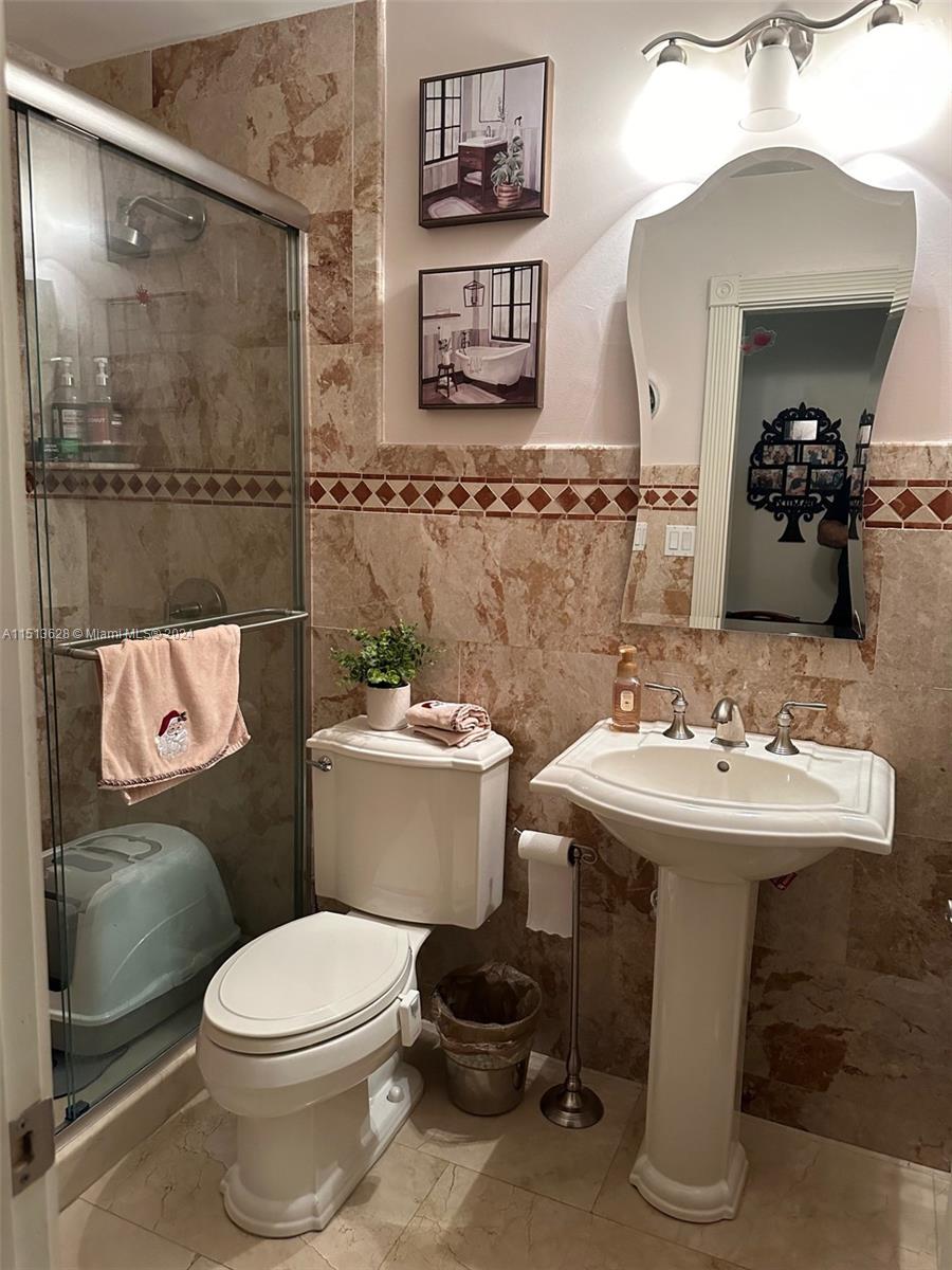 18620 W Oakmont Dr, Hialeah, Florida 33015, 4 Bedrooms Bedrooms, ,3 BathroomsBathrooms,Residential,For Sale,18620 W Oakmont Dr,A11513628