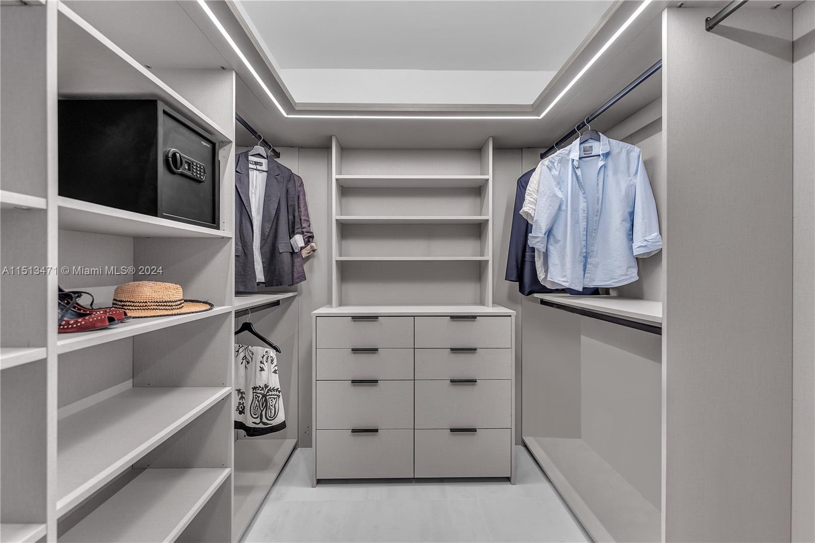 19101 NE 36th Ct 412, Aventura, Florida 33180, 3 Bedrooms Bedrooms, ,3 BathroomsBathrooms,Residential,For Sale,19101 NE 36th Ct 412,A11513471