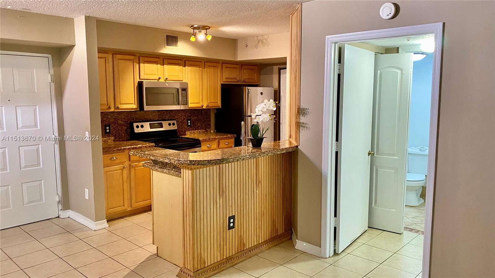 460 S Park Rd 6-103, Hollywood, Florida 33021, 2 Bedrooms Bedrooms, ,2 BathroomsBathrooms,Residential,For Sale,460 S Park Rd 6-103,A11513670