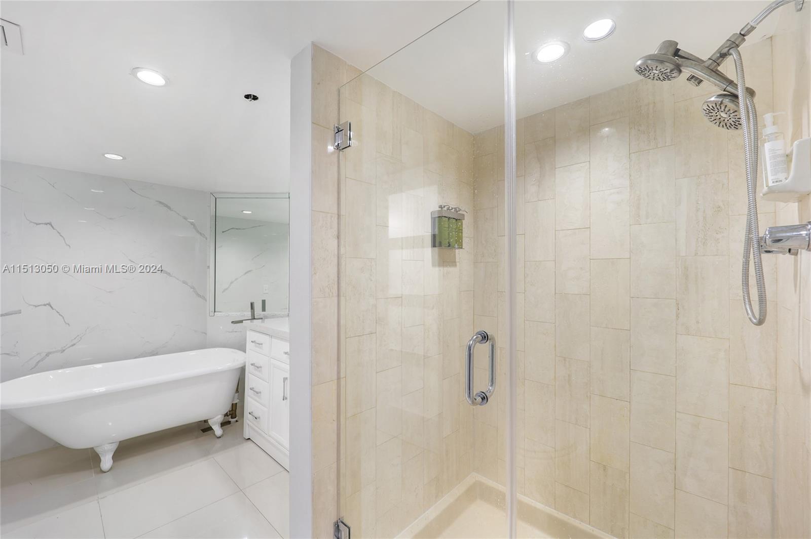 1717 N Bayshore Dr A-2650, Miami, Florida 33132, 2 Bedrooms Bedrooms, ,2 BathroomsBathrooms,Residential,For Sale,1717 N Bayshore Dr A-2650,A11513050