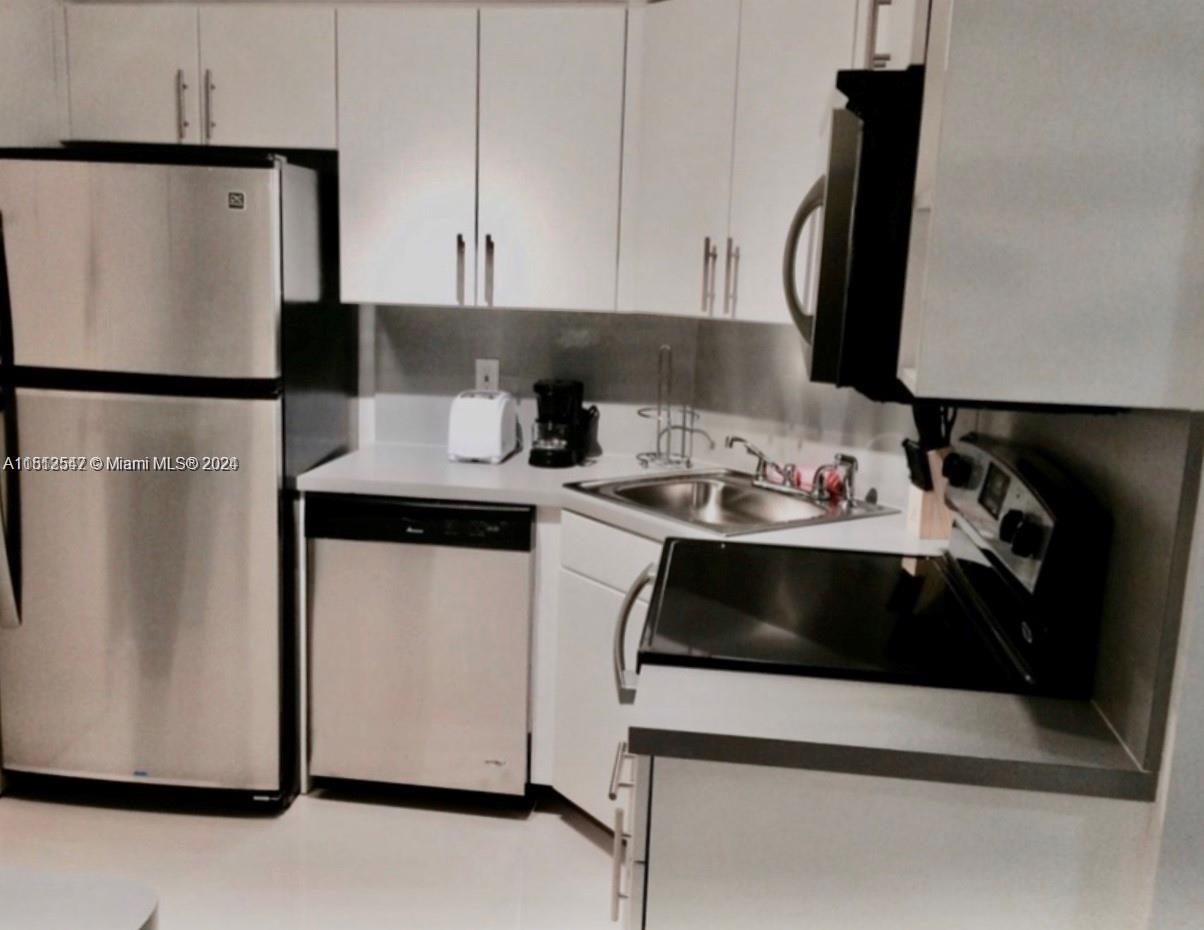 5225 Collins Ave 1205, Miami Beach, Florida 33140, 2 Bedrooms Bedrooms, ,2 BathroomsBathrooms,Residential,For Sale,5225 Collins Ave 1205,A11512547