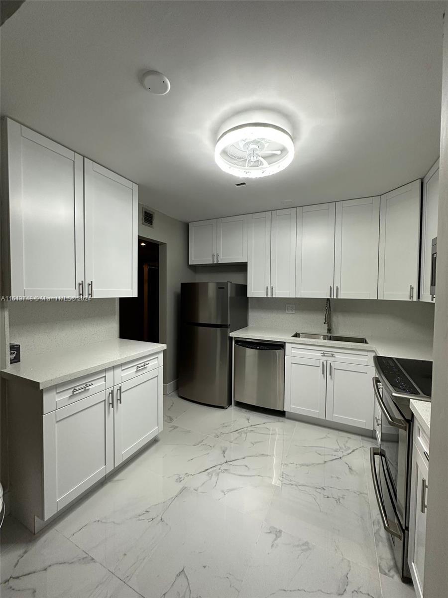 1833 S Ocean Dr 405, Hallandale Beach, Florida 33009, 1 Bedroom Bedrooms, ,1 BathroomBathrooms,Residentiallease,For Rent,1833 S Ocean Dr 405,A11513748