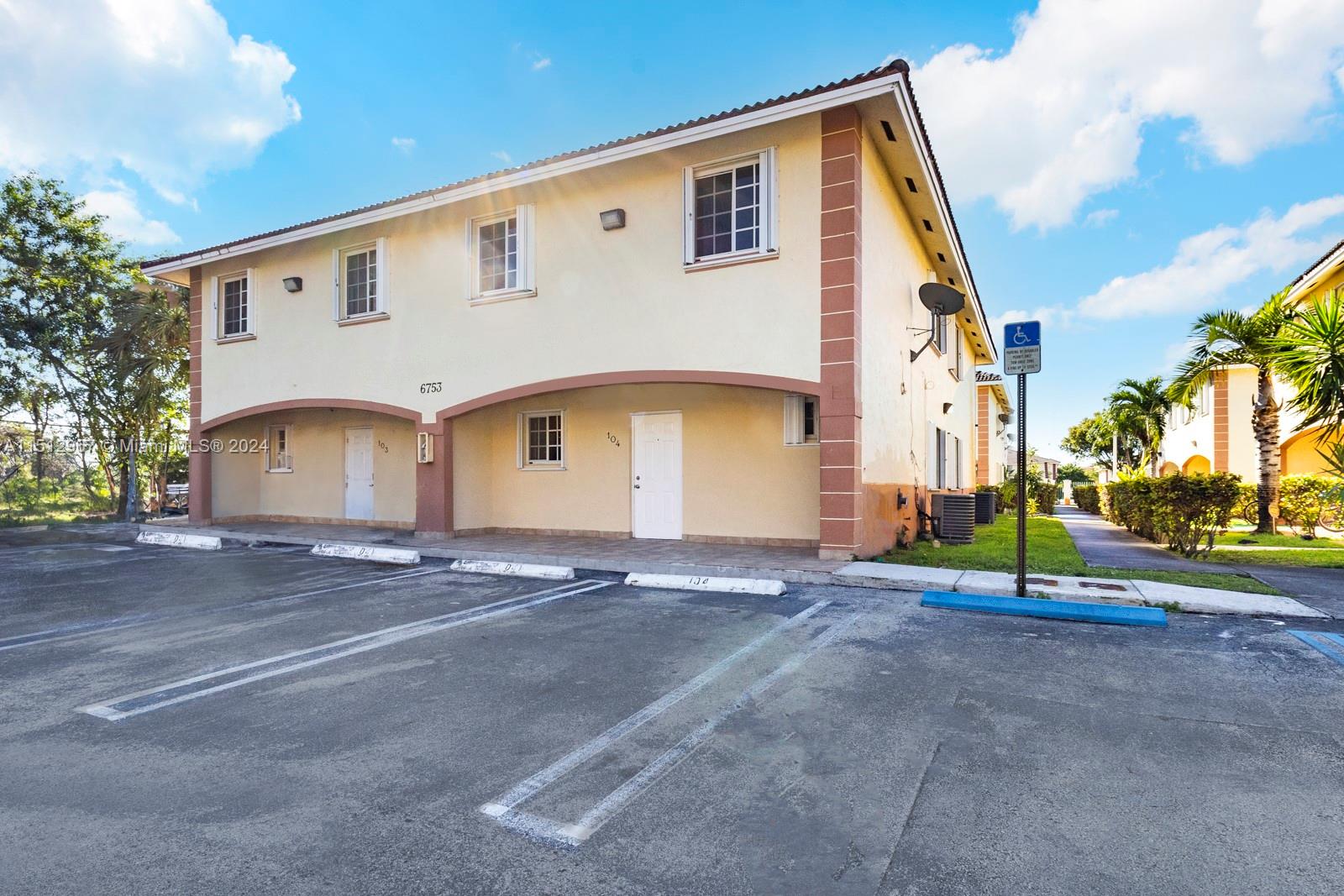 House for Sale in Hialeah, FL