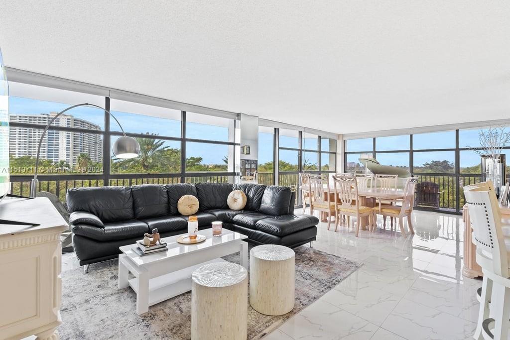 600 Parkview Dr 509, Hallandale Beach, Florida 33009, 2 Bedrooms Bedrooms, ,2 BathroomsBathrooms,Residential,For Sale,600 Parkview Dr 509,A11513711