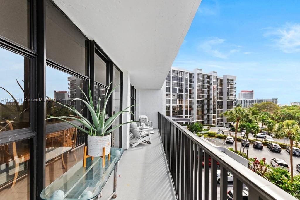 600 Parkview Dr 509, Hallandale Beach, Florida 33009, 2 Bedrooms Bedrooms, ,2 BathroomsBathrooms,Residential,For Sale,600 Parkview Dr 509,A11513711