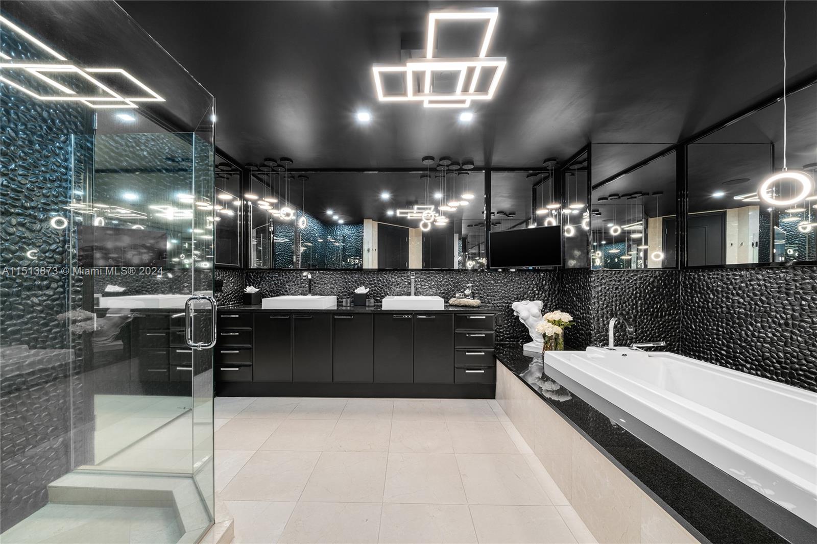 5959 Collins Ave 1803, Miami Beach, Florida 33140, 3 Bedrooms Bedrooms, ,4 BathroomsBathrooms,Residential,For Sale,5959 Collins Ave 1803,A11513873