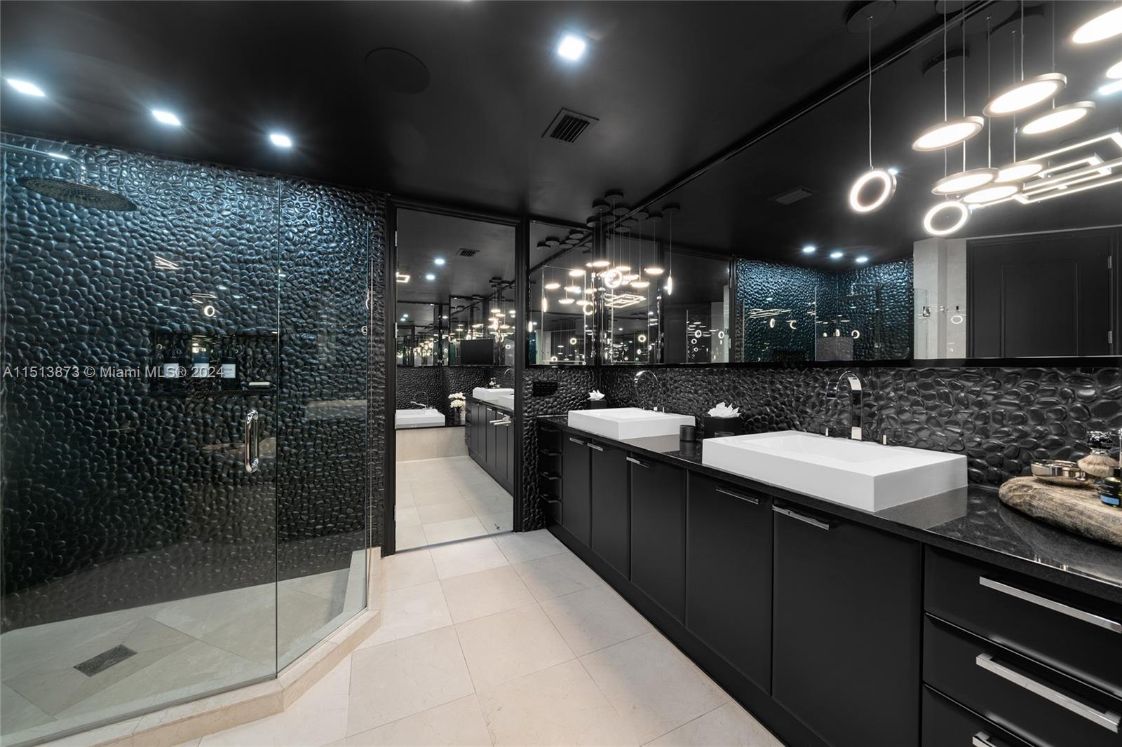 5959 Collins Ave, Miami Beach, FL, 33140 United States, 3 Bedrooms Bedrooms, ,4 BathroomsBathrooms,Residential,For Sale,Collins Ave,A11513873